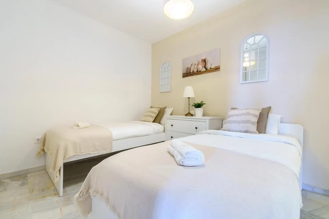 Apartamento Chic Beachfront Flat With Amazing Sea Views And Private Indoor Parking Benalmádena